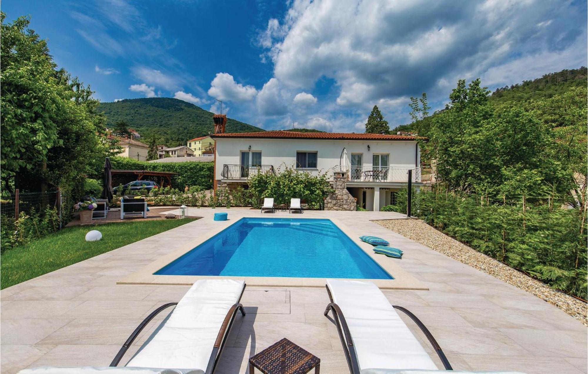 Lovely Home In Matulji With Outdoor Swimming Pool Bagian luar foto